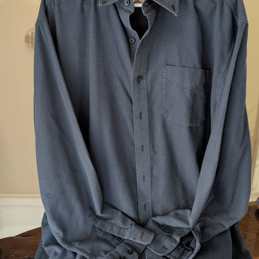 L.L. Bean Men's Dark Blue Houndstooth Button-Down Flannel Shirt